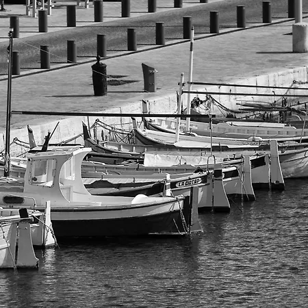 Cailloux * Saint-Cyr-sur-Mer