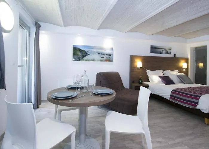 Cailloux Apartment *
